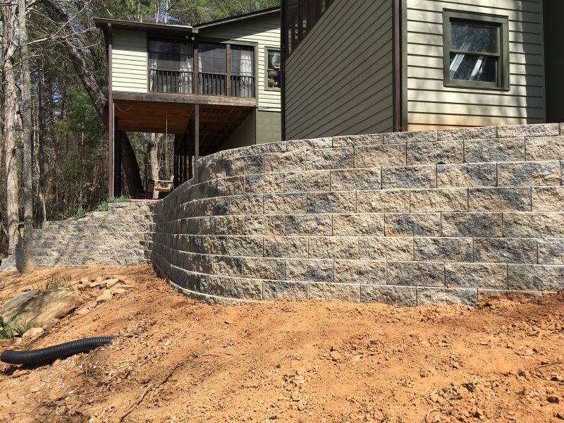 Local Retaining Walls Construction pros at work